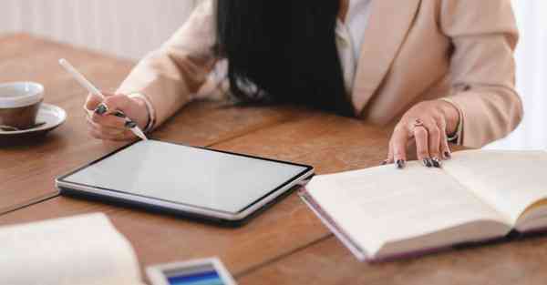 小学智能机器人,中小学智能机器人