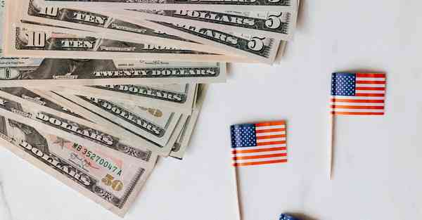 营业厅里的智能机器人