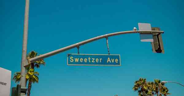 智能小宝机器人充电,智能小宝机器人充电怎么充