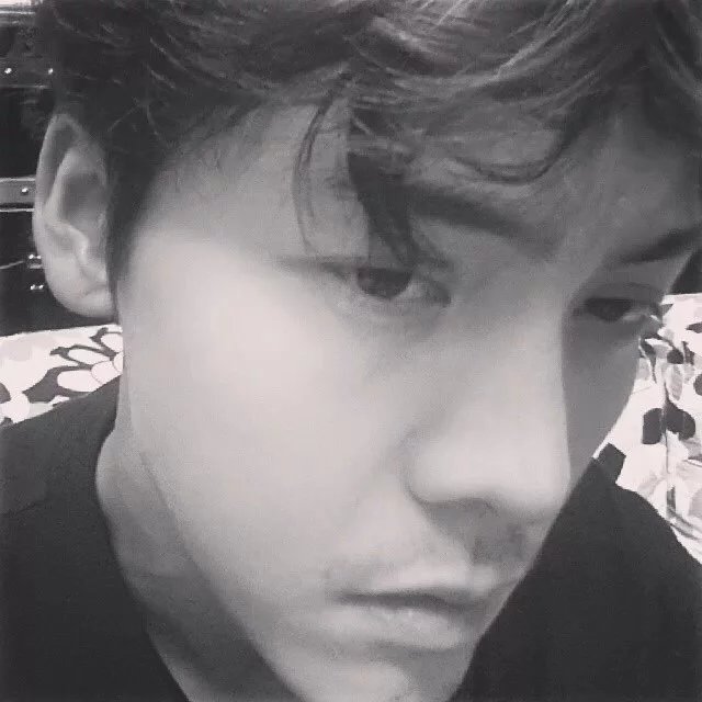 柏凝承彩